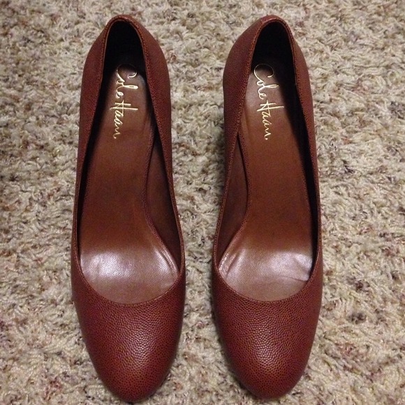 Cole Haan, brown pump