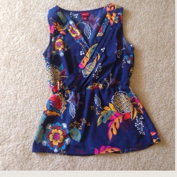 Bundled Navy Floral Top - Picture 2 of 4