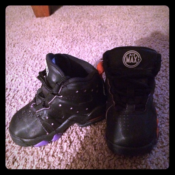 Nike Air Barkleys Toddler Size 5