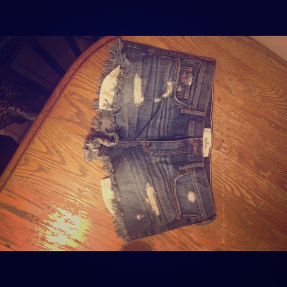 NWOT Hollister High Rise Short Shorts - Picture 1 of 3