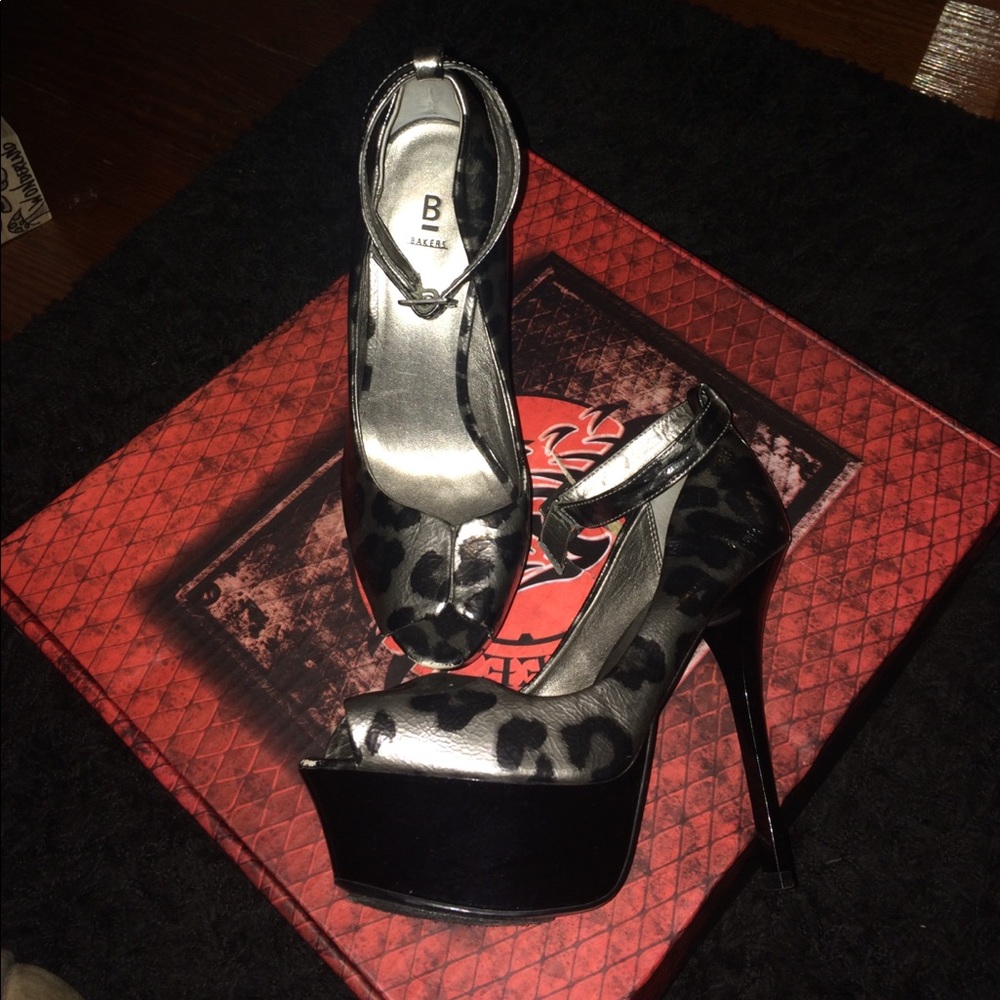 metallic cheetah peep toe platform wedges