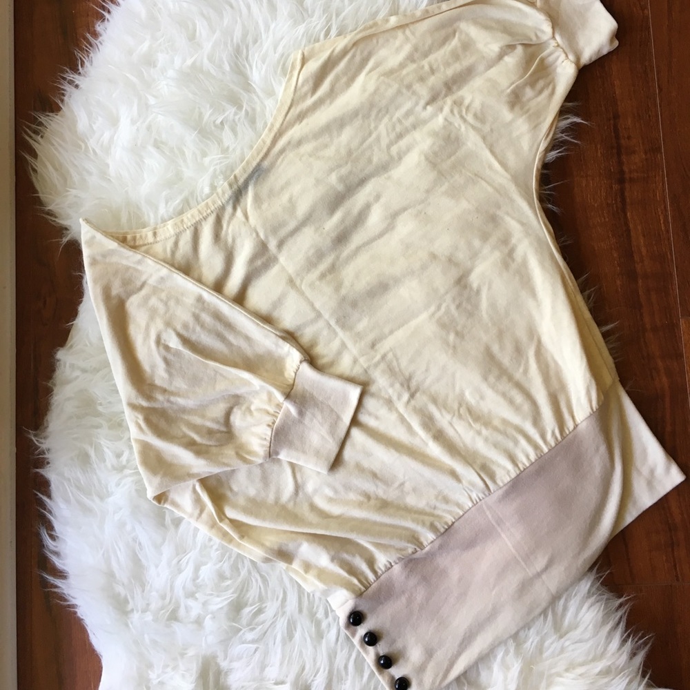 Scoop neck top, wide sleeve, banded button bottom