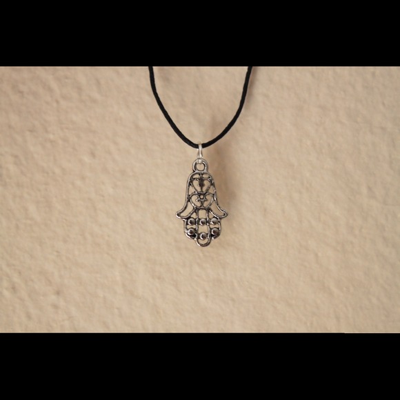HAMSA CHOKER