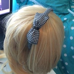 Black and white bow headband