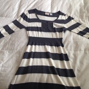 Oneil Striped sweater dress. 3/4 sleeve