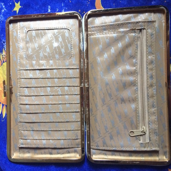 Mario Tricoci Wallet/Clutch - Picture 3 of 4