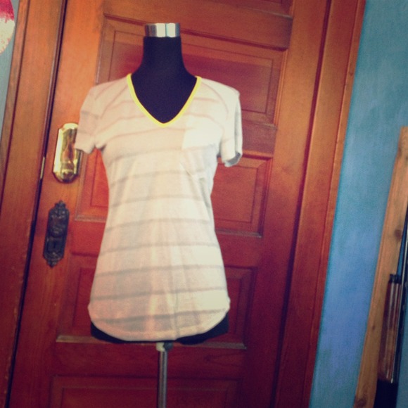 Grey striped v neck with yellow collar