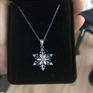 never used! sapphire & crystal snowflake necklace