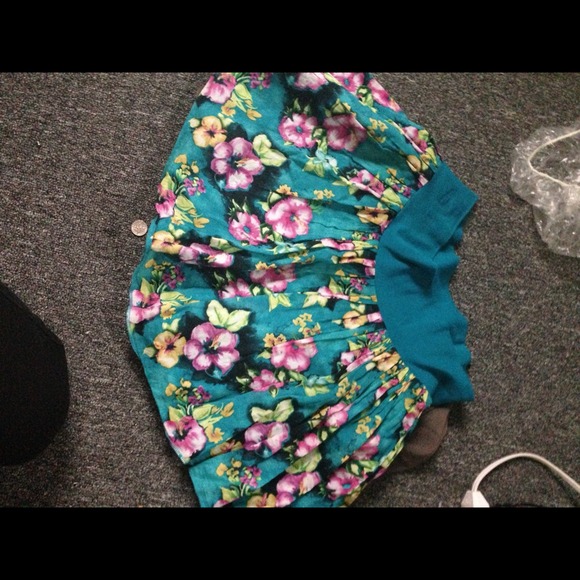 Skirt - Picture 1 of 1