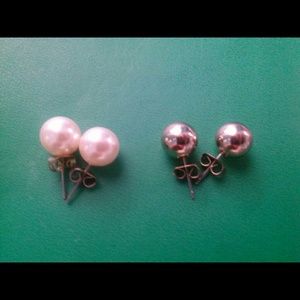 2 Pairs of Pearl-Styled Earrings