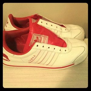 Samoa Adidas (Red w/Kisses)
