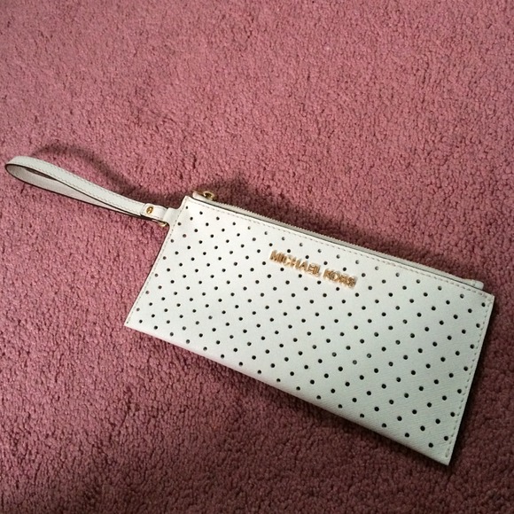 Michael Kors Jet Set wristlet