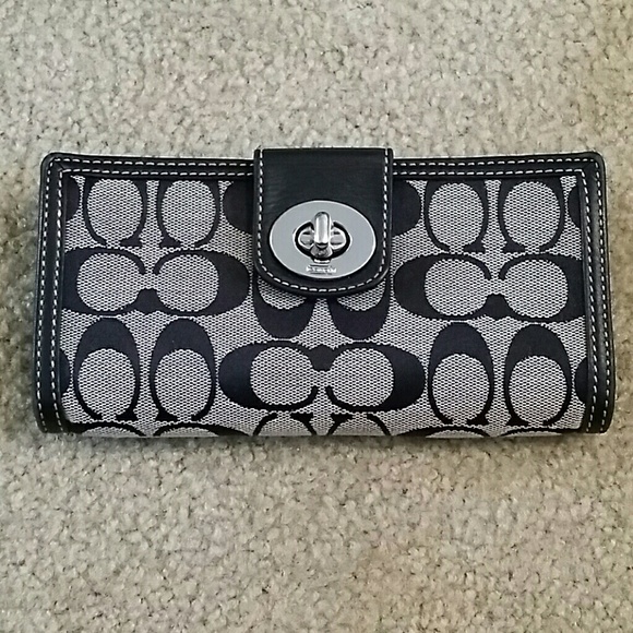 Authentic Coach Wallet