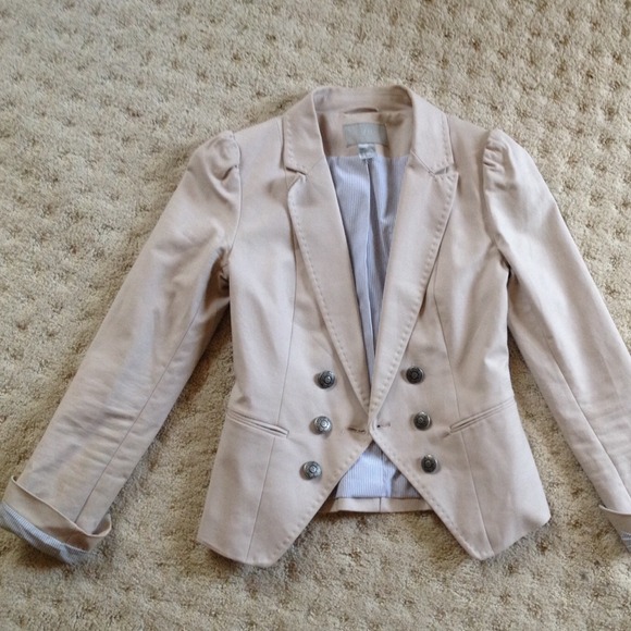 Neutral-colored blazer