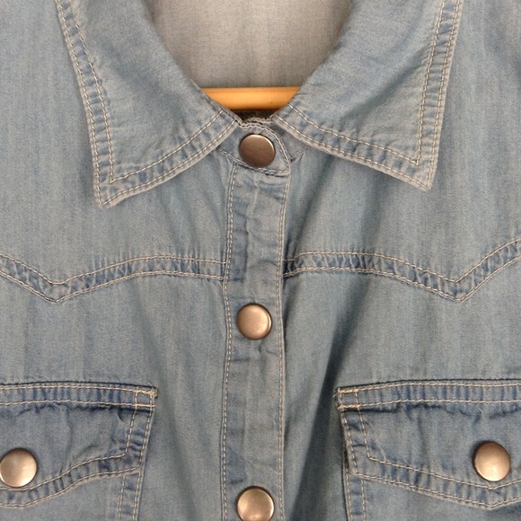 Chambray Cropped Top Size L - Picture 3 of 4