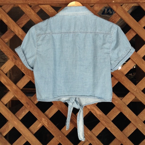 Chambray Cropped Top Size L - Picture 4 of 4