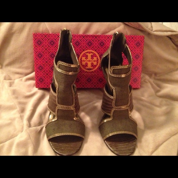 ✨Tory Burch✨Linen Lizard Olive Green/Gold heels - Picture 1 of 4