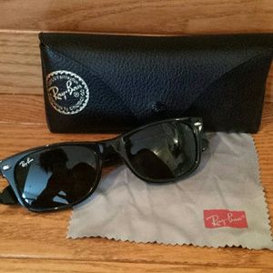 REDUCED 'New Wayfarer Classic' RayBan Sunglasses