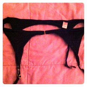 VS black garter belt M/L
