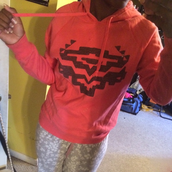 Pink pull over - Picture 2 of 3