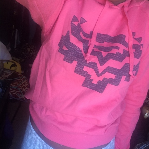 Pink pull over - Picture 3 of 3