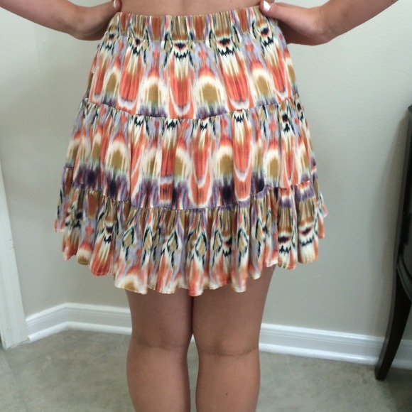 Artsy Rachel and Chloe skirt - Picture 2 of 4