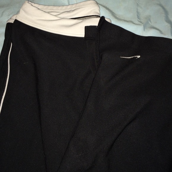 Nike women work out pants - Picture 1 of 3
