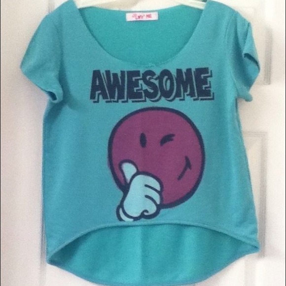 Happy Smiley face 😉👍🏻 thumbs up winking emoji “awesome” Hi Lo shirt tee - Picture 1 of 3