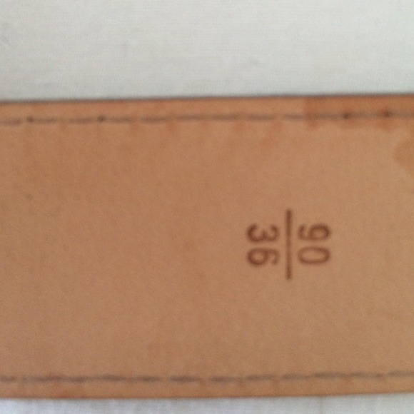 White LV INITIALS LEATHER BELT - Picture 2 of 2