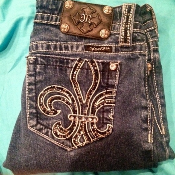 🎉NEW!🎉 Miss Me Jeans
