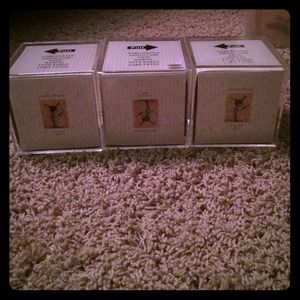 3 photo cubes.