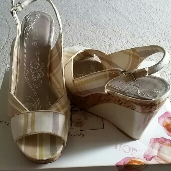 Kenzie Wedge Sandal Sz: 8