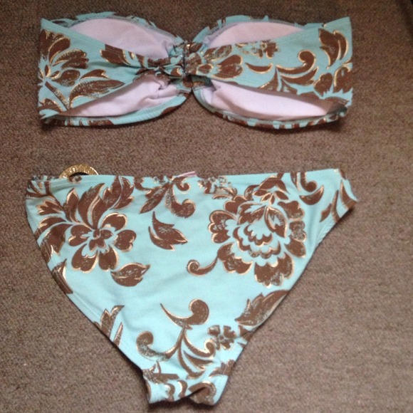 Bathing suit - Picture 2 of 2