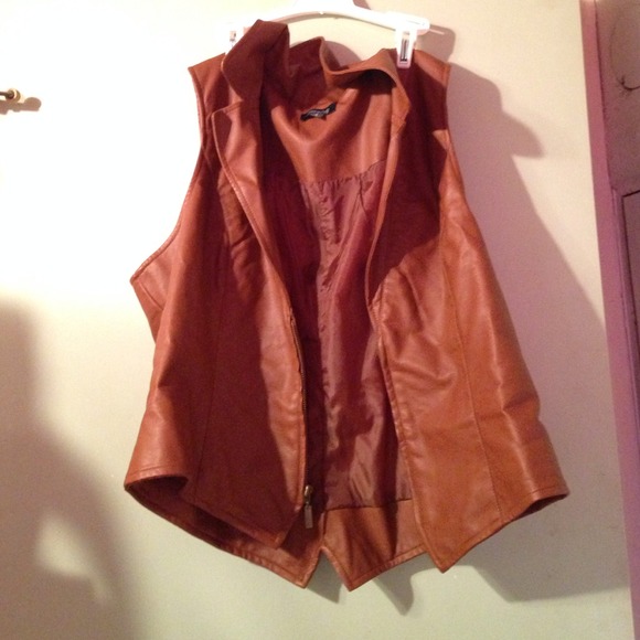 NWOT Brown Leather Vest