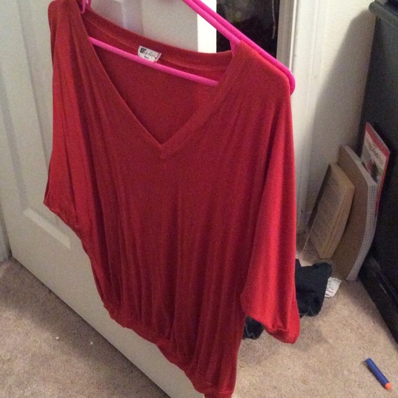 FLOWY OFF THE SHOULDER SHIRT