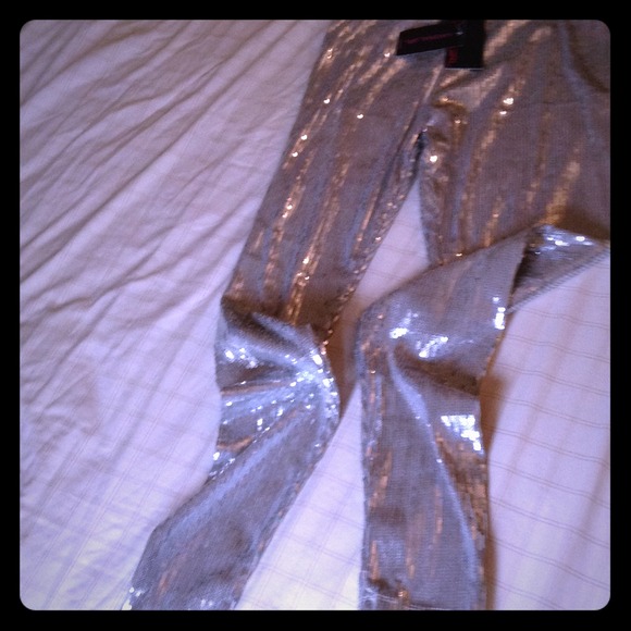 Silver sequence multipurpose legging
