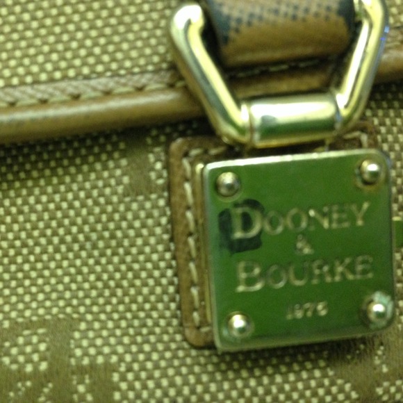 Dooney & Bourke clutch - Picture 2 of 2