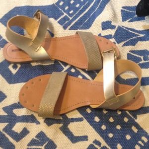Thick strapped Sandals