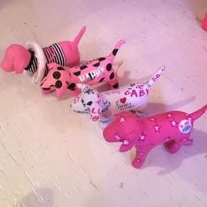 VS Pink Dogs