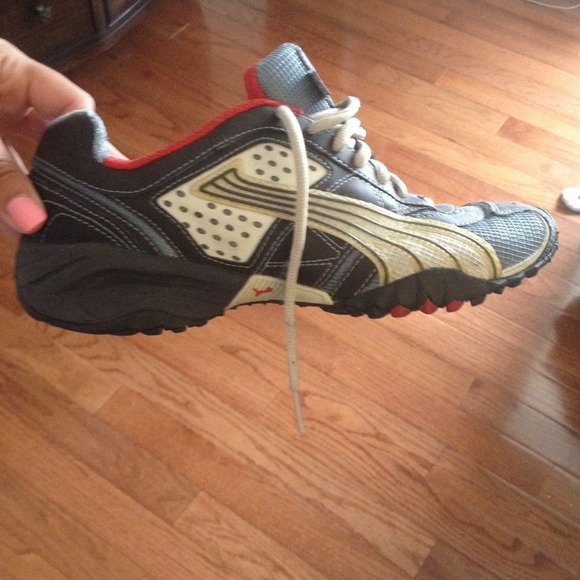 Comfy pumas. Perfect for the gym or dress causal.