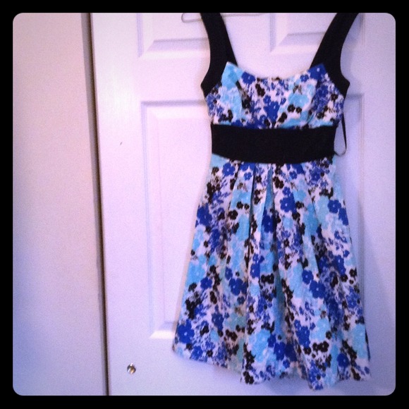 Flowery chic dress