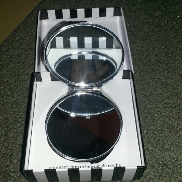 Compact mirror - Picture 2 of 2