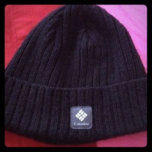 A unisex Columbia skully.
