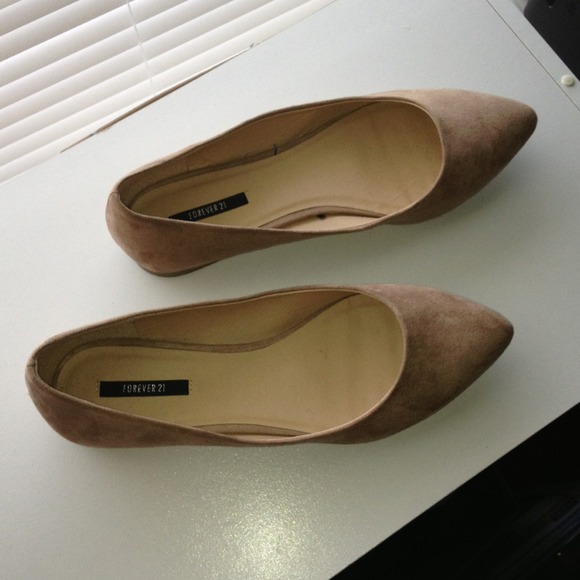 Forever 21 light faux suede pointed flats