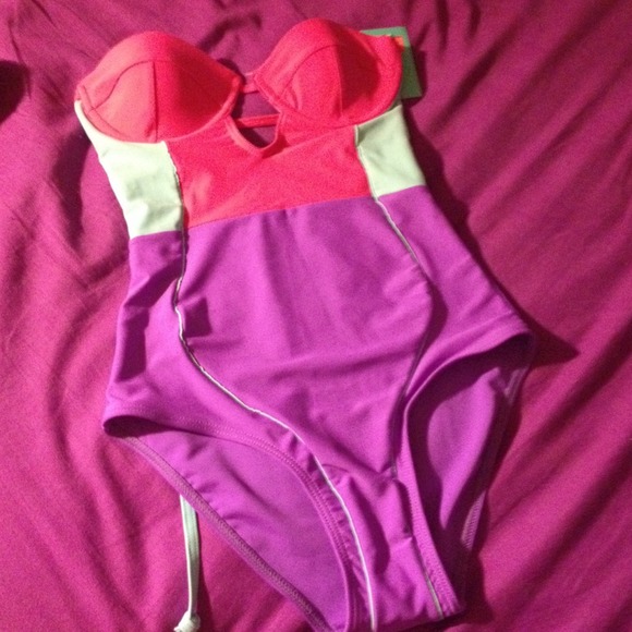 new one piece swim set