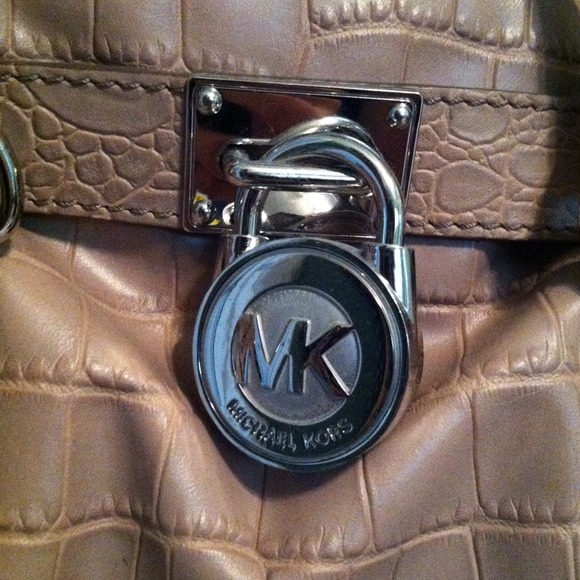 Michael kors handbag👜 - Picture 2 of 3