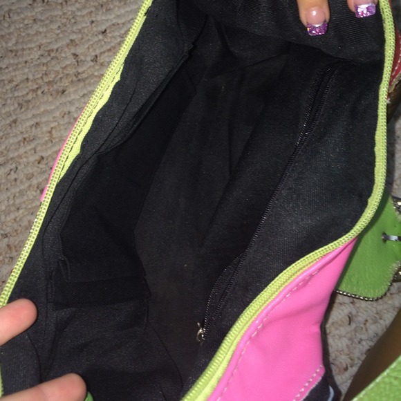 Cool multi patterned purse - Picture 4 of 4