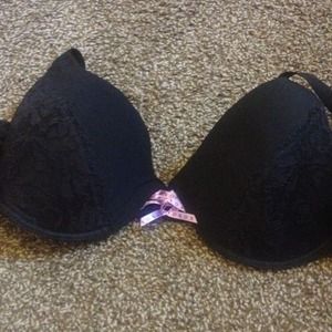 Black XOXO bra. Brand new ✨