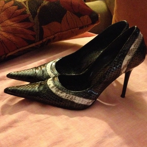 Black python styled heels! - Picture 2 of 2