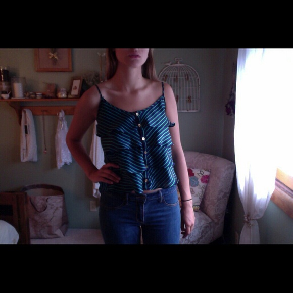 Layered tank - Picture 1 of 1